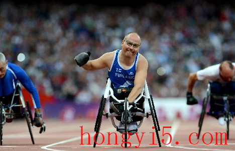 残奥会盲人跑步为什么两个人一起3