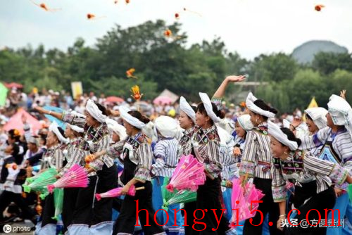 布依族大年初一(布依族在大年有啥习俗)插图2