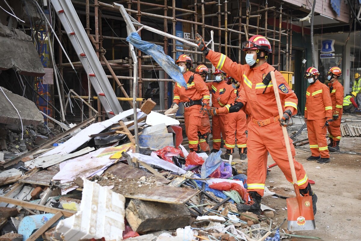 长沙房屋倒塌致53人遇难，警示各城市房