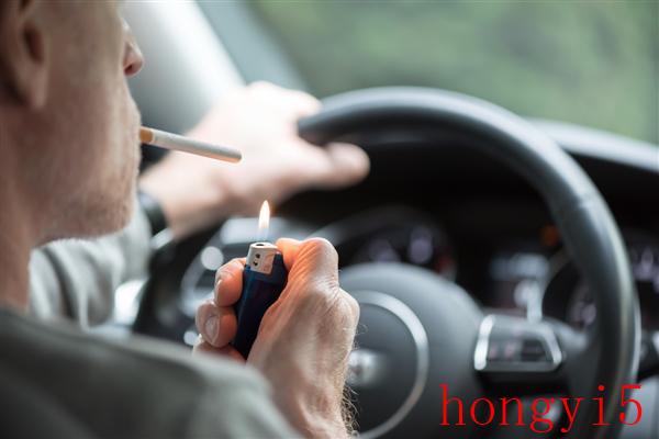 开车在高速上抽烟罚会被拍照罚款吗（在高速开车抽烟算违章吗）(图2)
